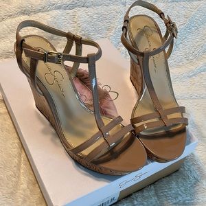 Women’s wedged heel size 9